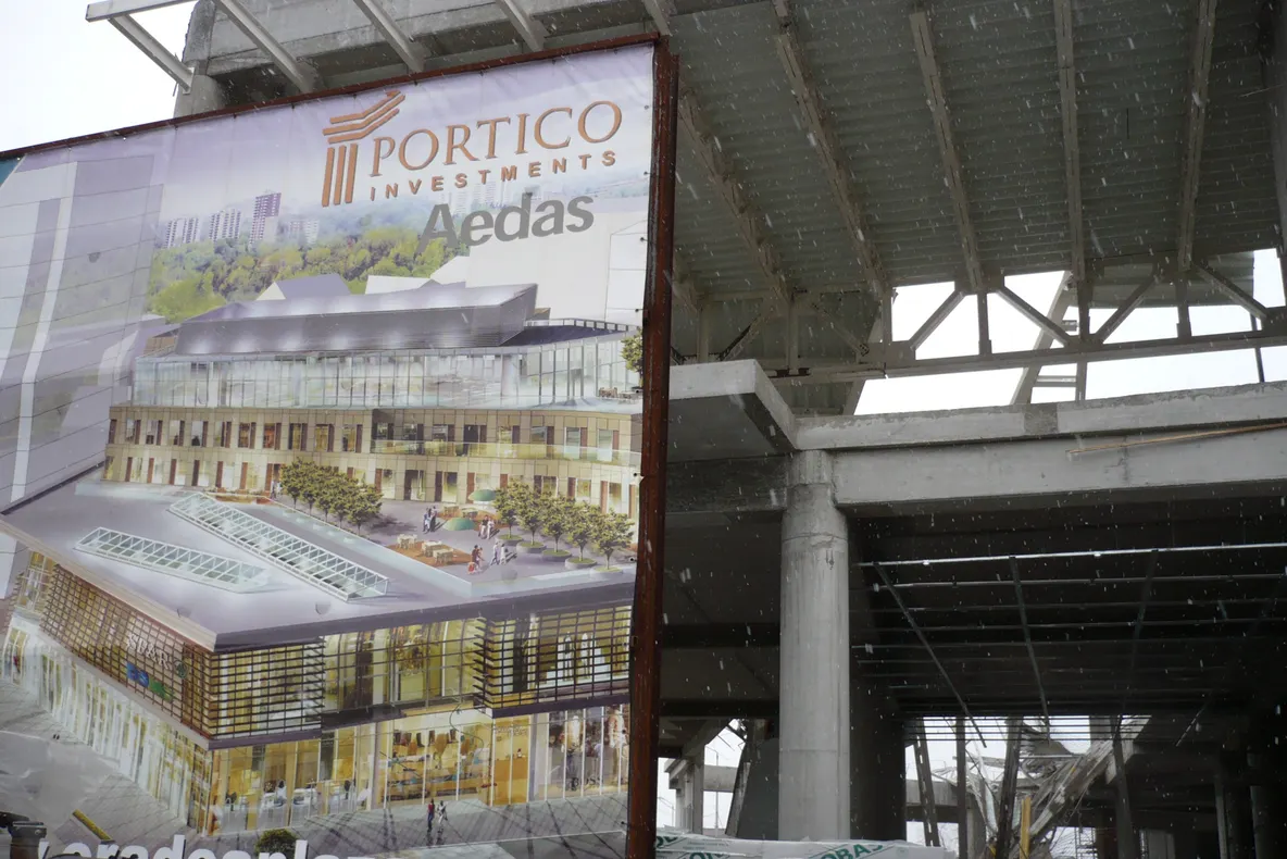 Imagini - clădire prăbuşită la Oradea