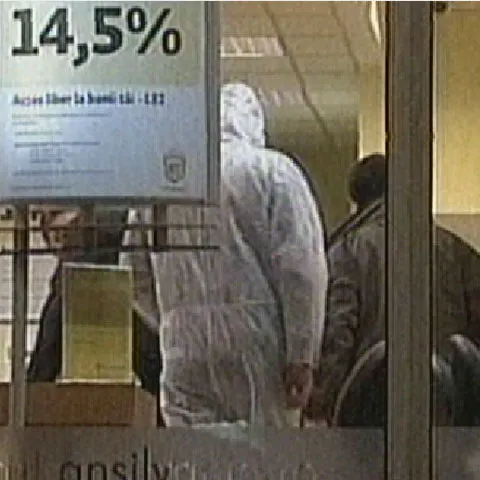 Peste 100 de mp din sediul băncii în care a avut loc jaful aparţin firmei soţiei comisarului-şef Toma Rus