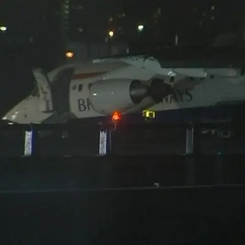 Un avion de pasageri a aterizat forţat pe City London Airport 