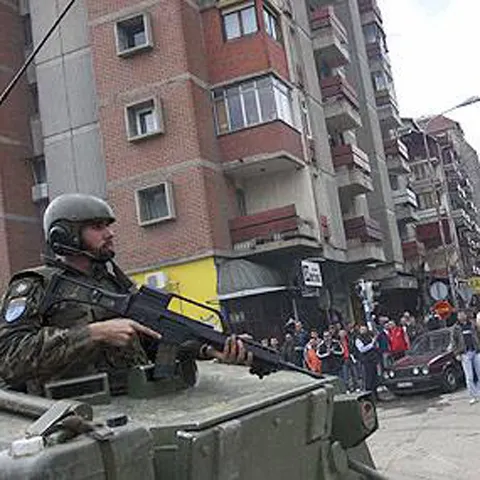 Explozie fără victime în Kosovo, la un an de la proclamarea independenţei