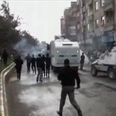 Peste 3.000 de kurzi au demonstrat împotriva arestării, în urmă cu zece ani, a liderului Partidului Muncitorilor din Kurdistan