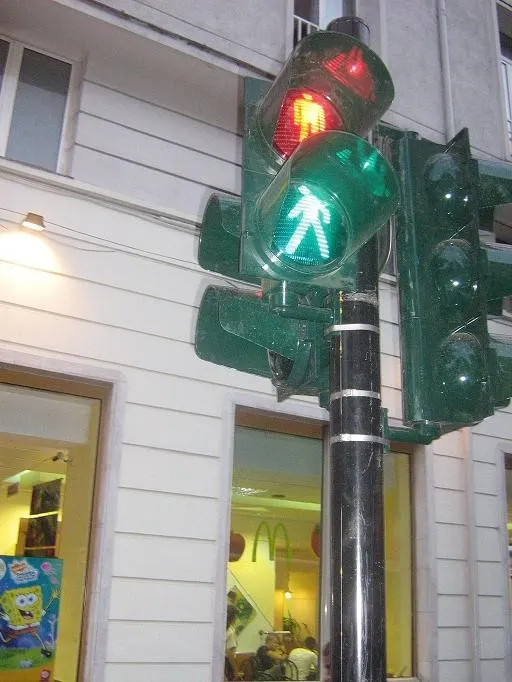 Bucureşti - semne de circulaţie contradictorii