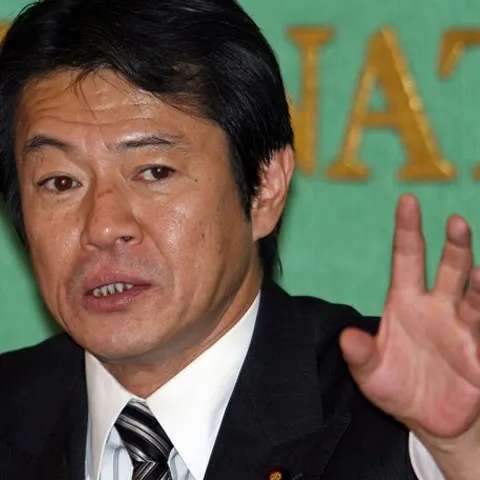 Ministrul japonez de Finanţe a demisionat 