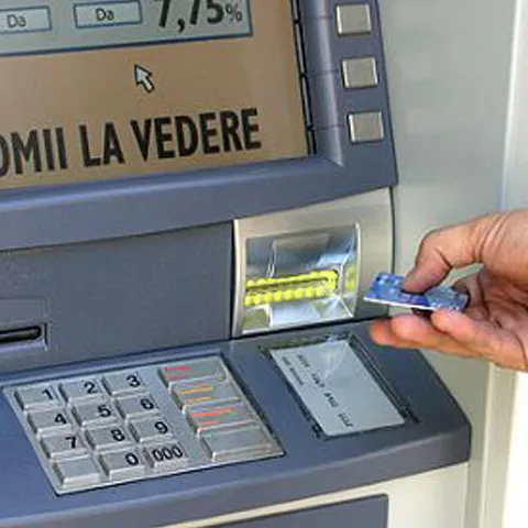 Poliţiştii din Cluj au verificat marţi sistemele de securitate ale băncilor