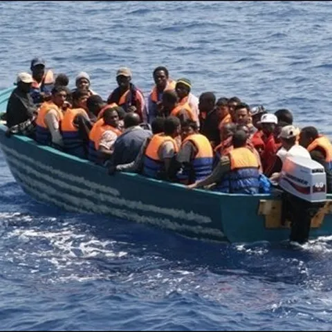Ciocniri între poliţie şi imigranţii ilegali în Italia