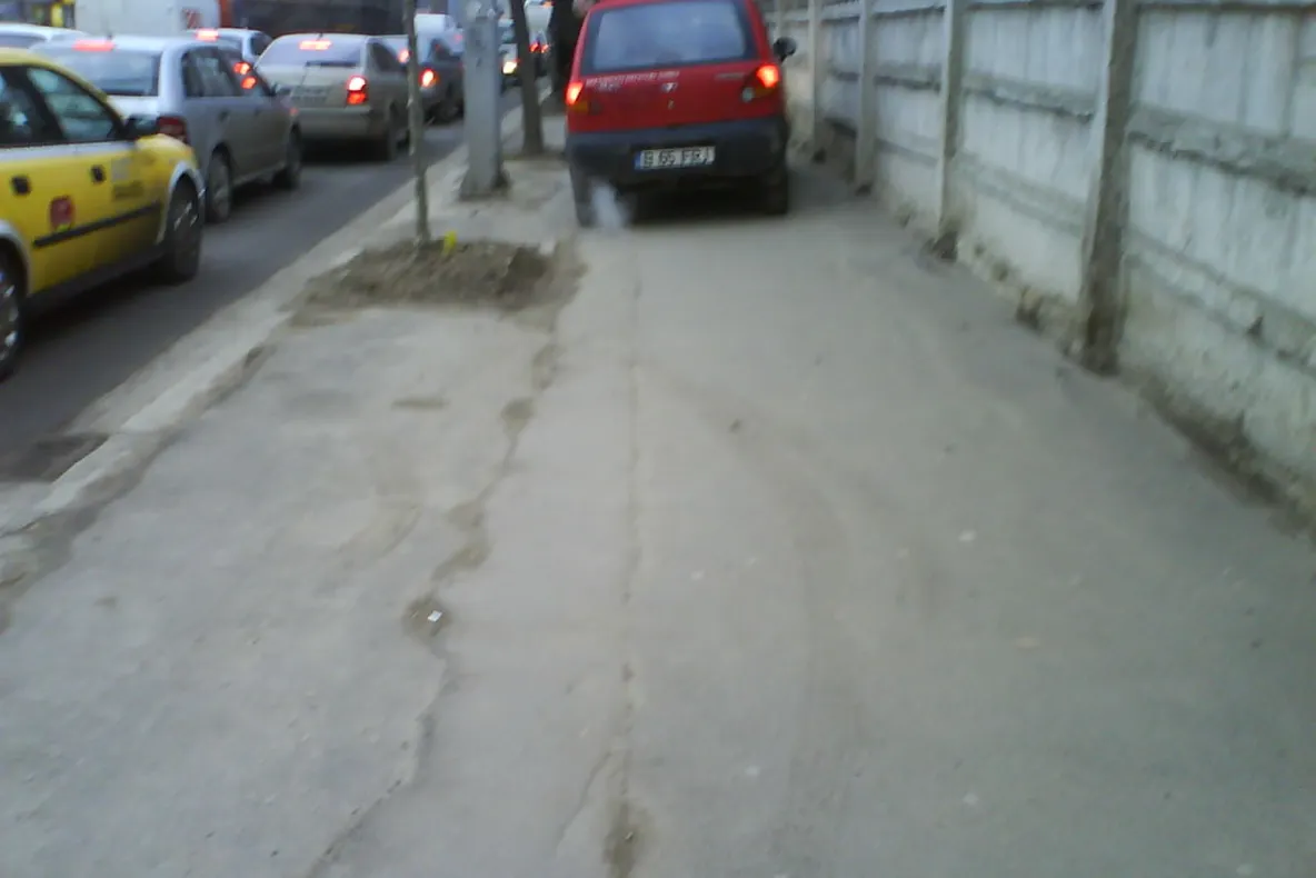 Circulaţia...pe trotuar