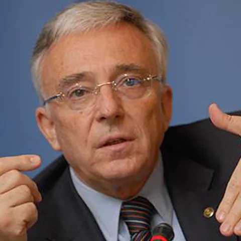 BNR: Ne lipsesc 3-4 mld. euro pentru datoria companiilor