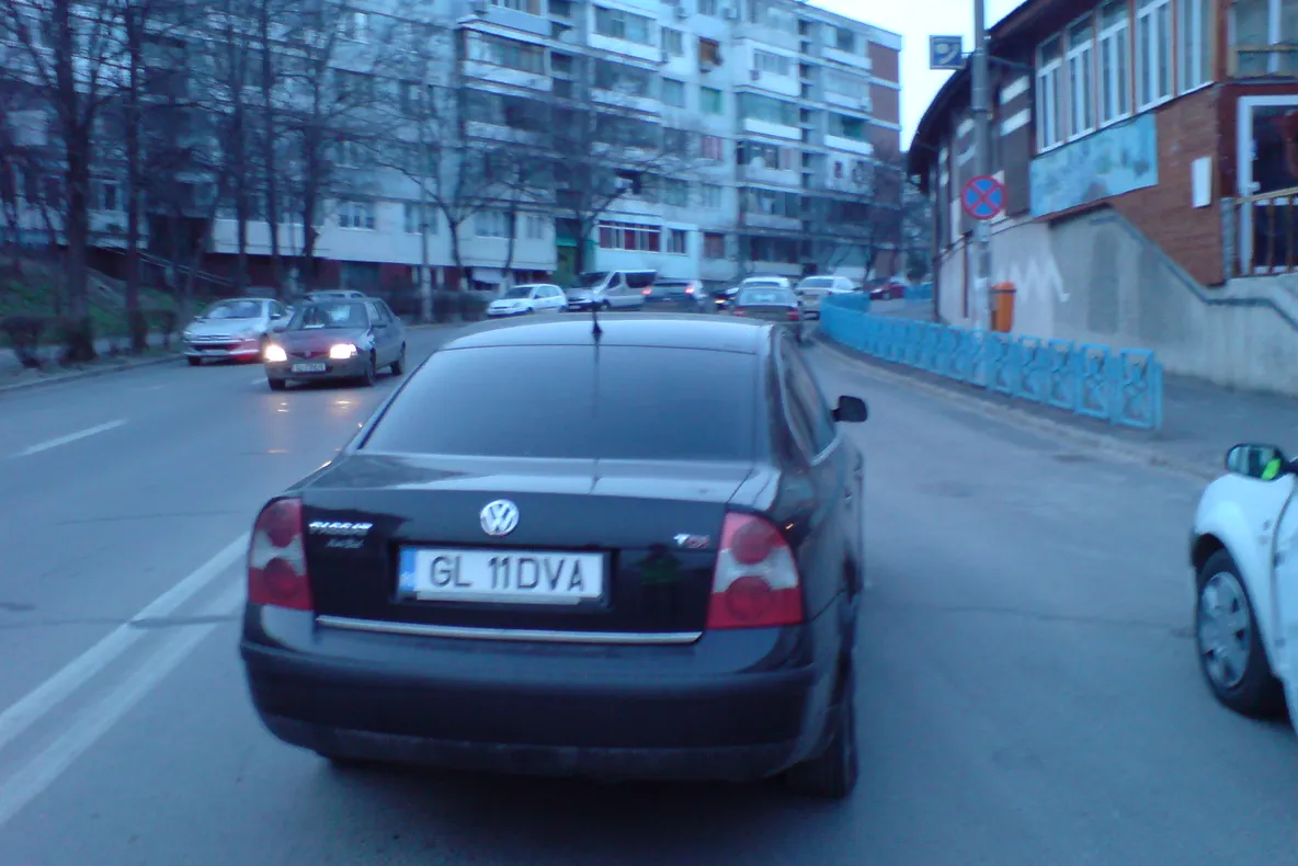 Parcarea în mijlocul drumului