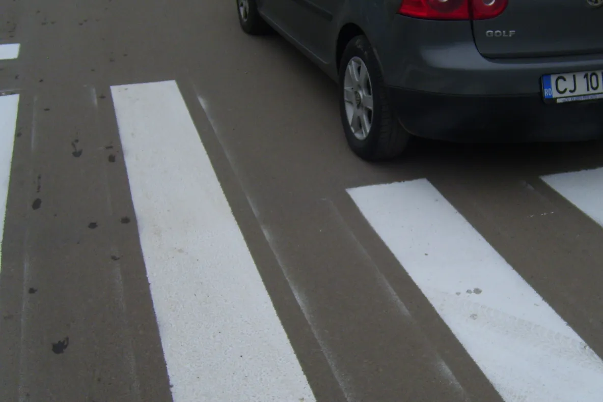 Parcare pe trecerea de pietoni în Cluj
