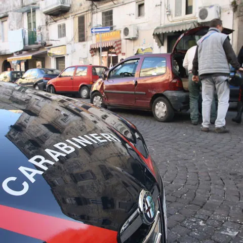 Doi români sunt anchetaţi pentru uciderea cu brutalitate a unui italian 