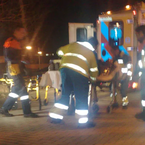 Doi români împuşcaţi de un spaniol se află în stare gravă, la spital