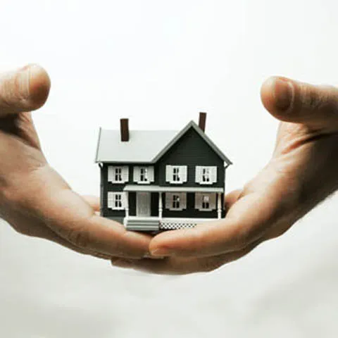 Tranzacţiile imobiliare au scăzut cu aproape 40%