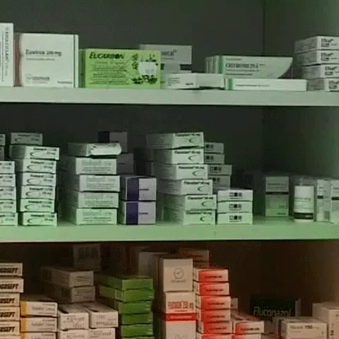 Compensarea medicamentelor cu 90% este o intenţie bună, dar care creşte birocraţia, spun medicii