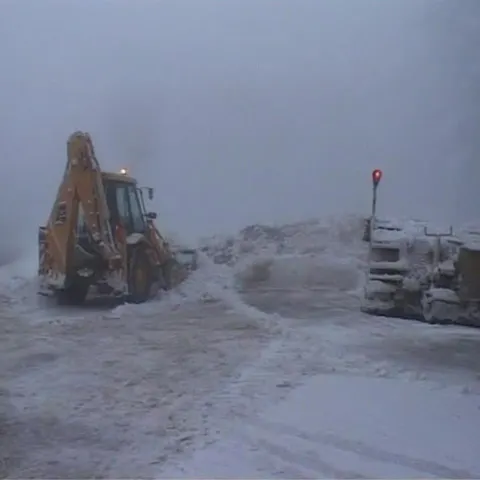200 de case din comuna Almaşul Mare, judeţul Alba, sunt izolate din cauza zăpezii
