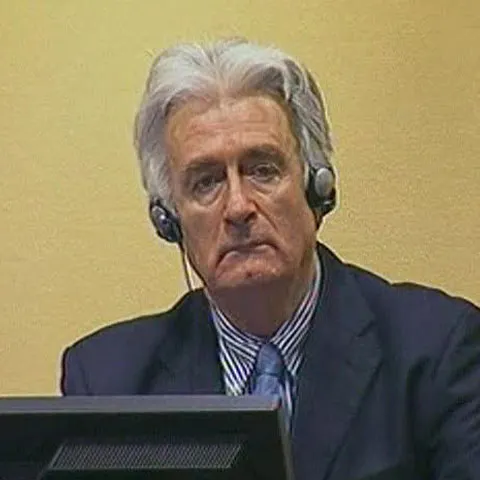 Karadzic a refuzat să pledeze în faţa Tribunalului Penal Internaţional