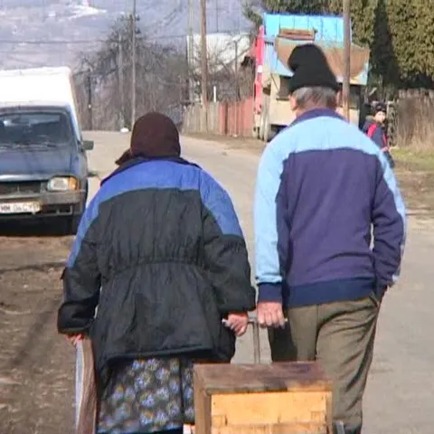 Localnicii din Ţara Lăpuşului şi-au depus banii la o cooperativă ilegală condusă de preotul satului