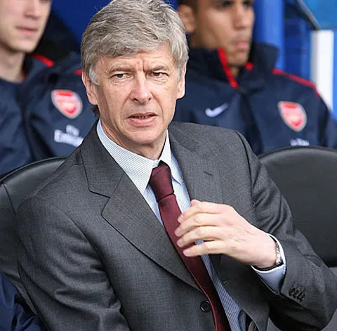 Liga Campionilor - Arsenal nu va putea conta pe Adebayor nici în meciul retur cu AS Roma