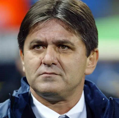 Steaua - Lăcătuş a semnat joi un contract valabil până în decembrie 2010