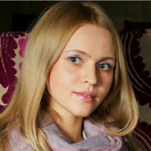 Eroina tinerilor pro-Putin face furori pe internet