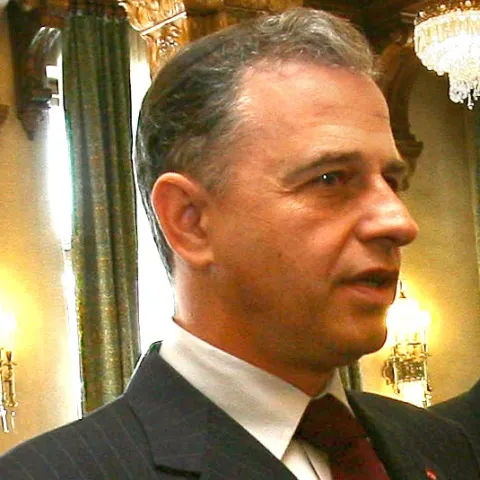 Geoană cere o întâlnire a Coaliţiei pe tema împrumutului FMI