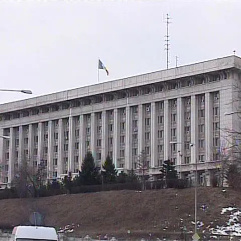 Zeci de generali şi ofiţeri din MApN se află în atenţia DNA pentru că au obţinut în mod fraudulos titlul de doctor