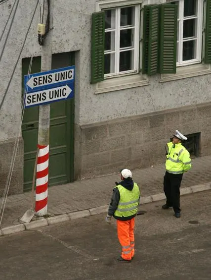 Sensul unic, o dilemă chiar şi pentru poliţişti