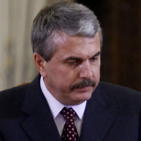 Mai mult de jumătate din funcţiile de conducere de la MAI au fost desfiinţate 