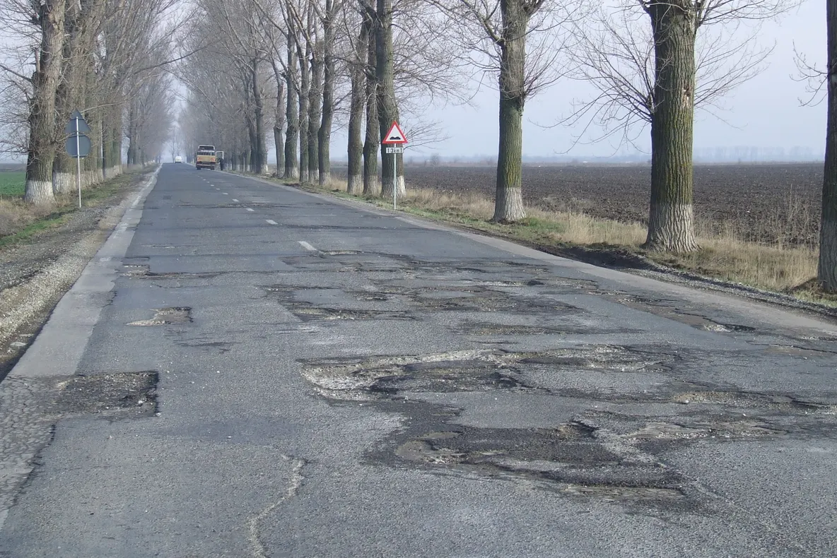 Drumul dintre Slobozia şi Iazu, ca după război