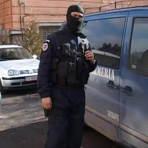 Cei trei arestaţi în dosarul permiselor ilegale din Covasna rămân după gratii 