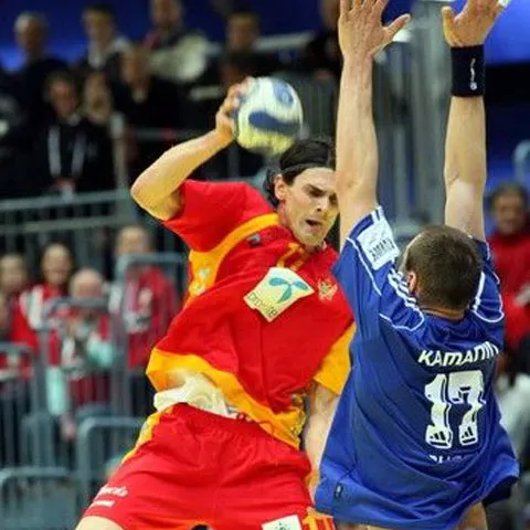 Handbal - Doi arbitri danezi spun că românii le-au oferit mită la un meci de calificare la CM
