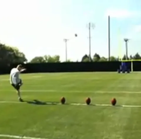 Starurile din NFL îşi arată calităţile. TU CE CREZI, spotul e real sau nu?