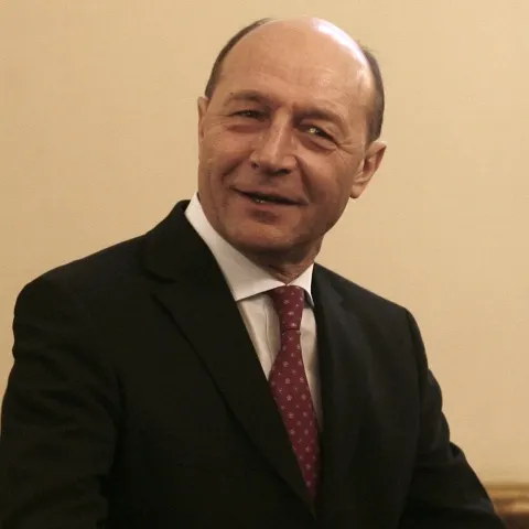 Băsescu: Vom solicita BEI finanţarea sistemului bancar românesc