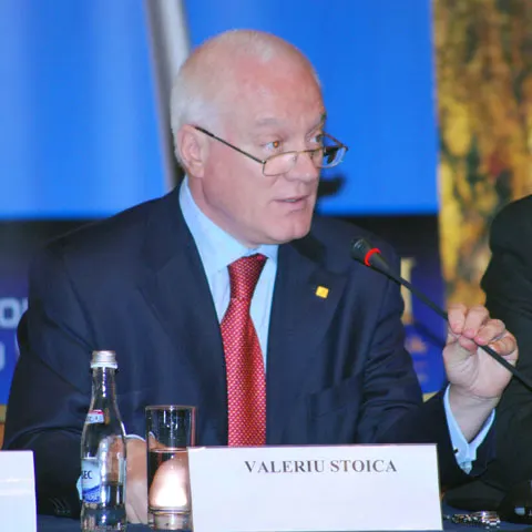 Stoica spune că Antonescu e soluţia de compromis a liberalilor, generată de greşelile lui Tăriceanu