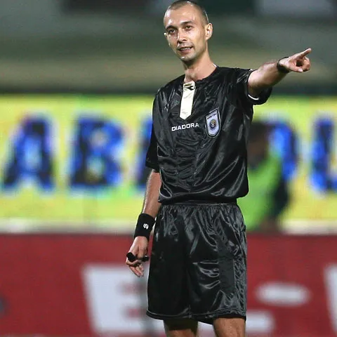 Gest rar în Liga I! Arbitrul Crăciunescu Jr a anulat un penalty acordat Rapidului, după ce Lazăr i-a spus că nu a fost faultat