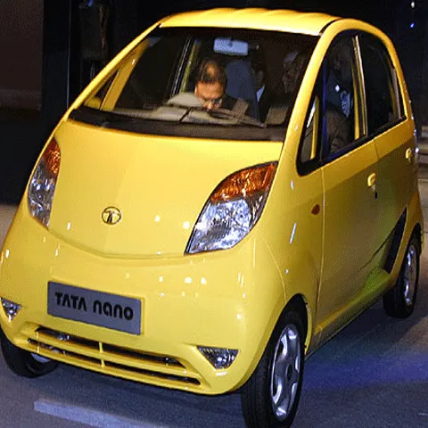 Tata Motors a lansat cea mai ieftină maşină din lume - GALERIE FOTO