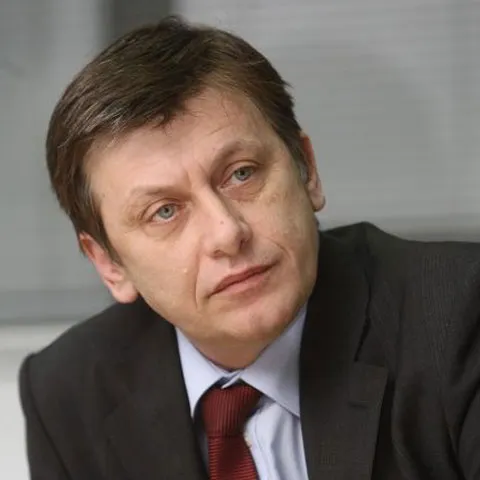 Revista Presei: Partidele transmit semnale politice pozitive noului preşedinte al PNL