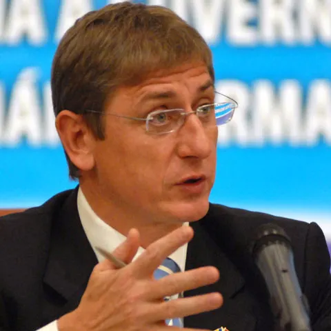 Poliţia ungară izolează locuinţa premierului şi perimetrul Parlamentului, de teama unor atacuri