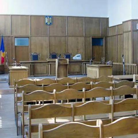 Curtea de Apel Cluj judecă recursul celor două persoane arestate în cazul permiselor false de la Cluj 