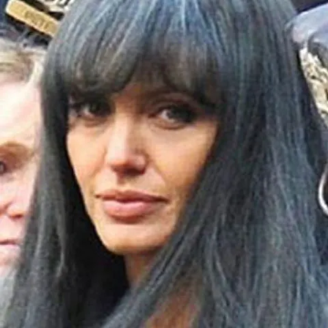 Angelina Jolie slăbeşte îngrijorător