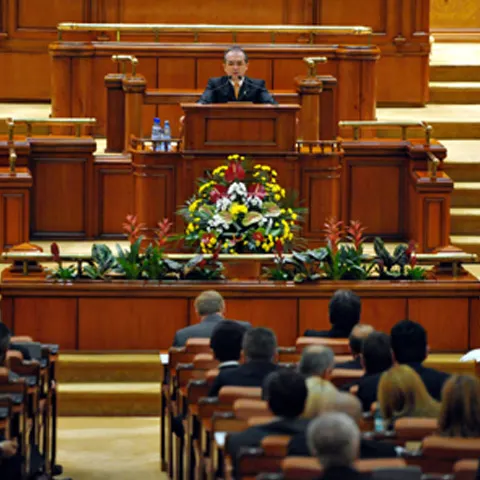 Prima rectificare bugetară din acest an va tăia cheltuielile publice cu circa şase miliarde lei