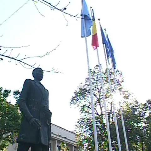 Emil Boc a discutat, luni, la Palatul Victoria, cu consulul român la Milano despre dosarul "Doi şi-un sfert"