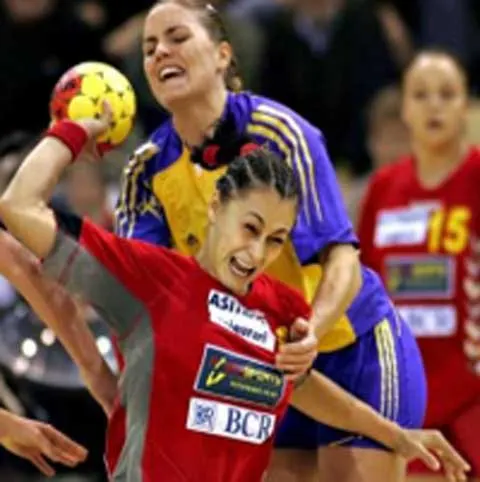 Handbal - Meciul România-Muntenegru este suspectat de acte de corupţie şi va fi investigat de EHF