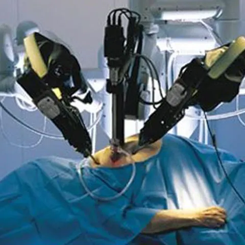 Ceartă la Institutul Clinic Fundeni din cauza roboţilor chirurgicali