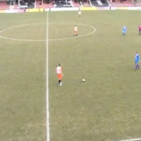 VIDEO / Gol fabulos în liga a III-a poloneză, dintr-o lovitură liberă de la jumătatea terenului!