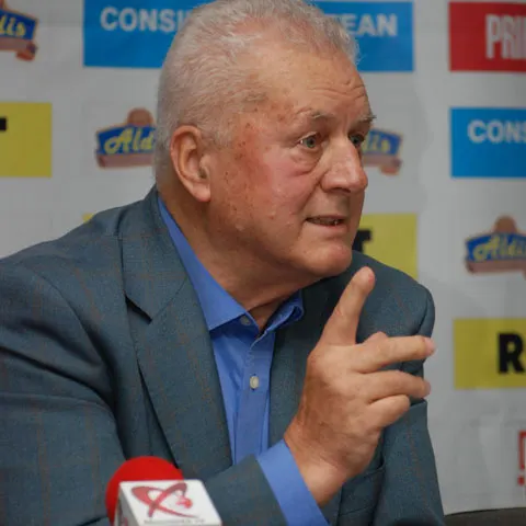 Becali, compătimit de Jean Pădureanu