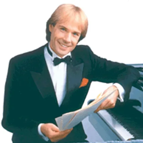 Peste 2.000 de oameni au asistat la concertul lui Richard Clayderman de la Târgu Mureş