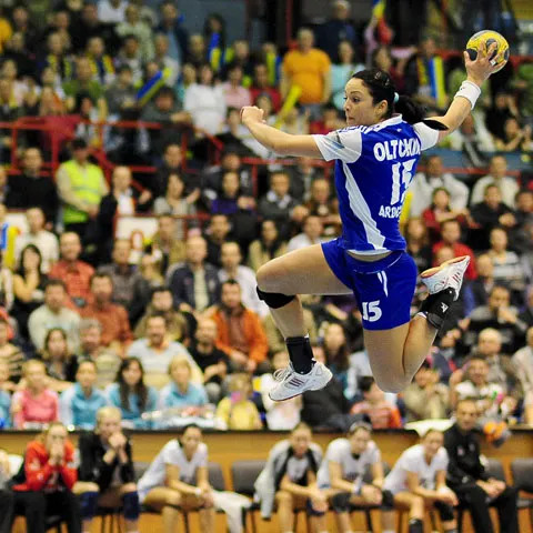 Handbal: Biletele pentru meciul Oltchim-Viborg au fost vândute în 30 de minute