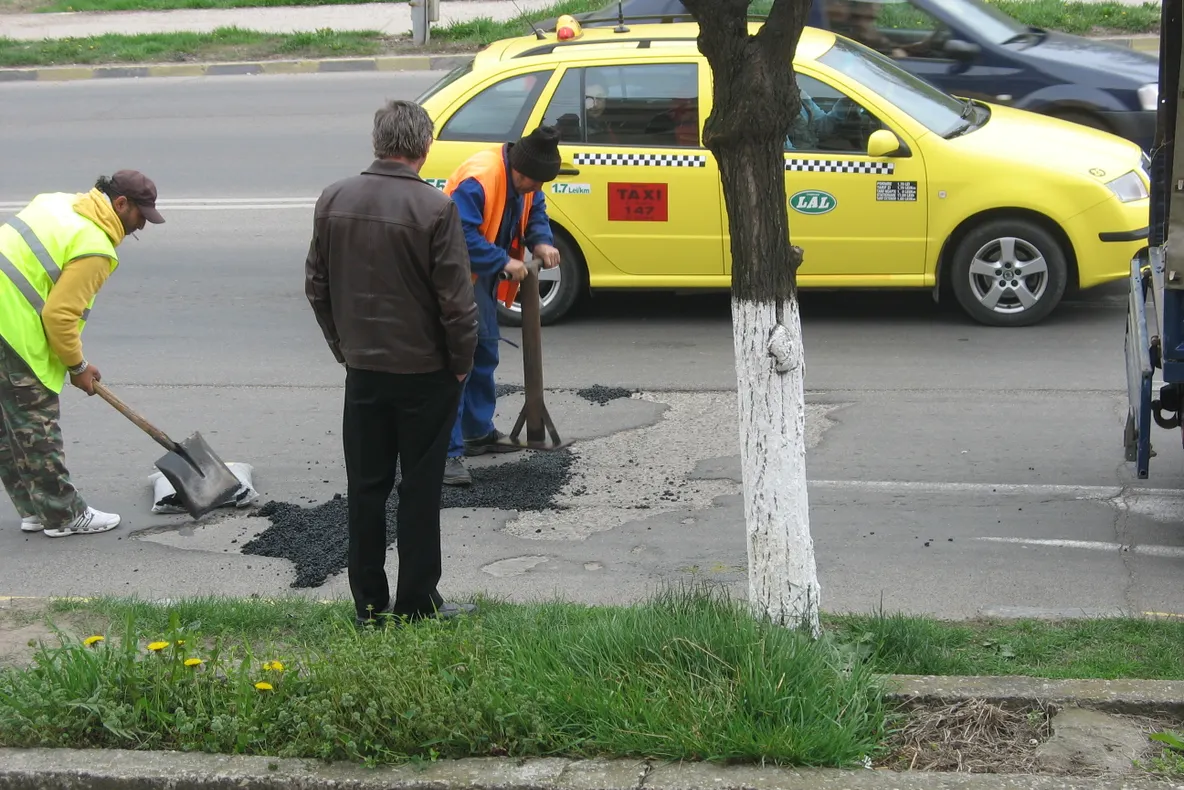 Reabilitarea străzilor în Bacău