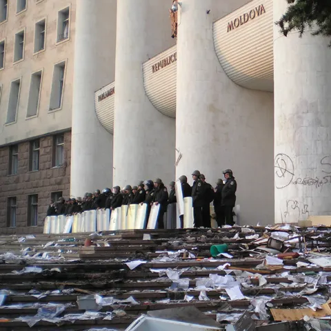 Statele Unite sunt îngrijorate de arestările de jurnalişti şi studenţi la Chişinău