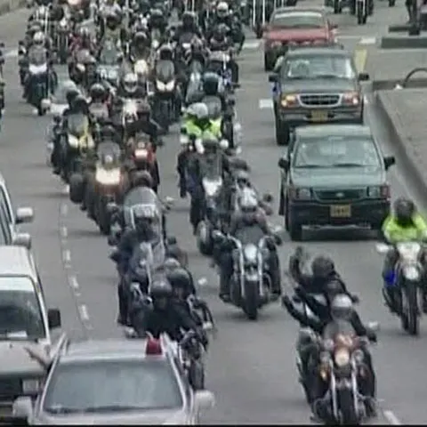 Motocicliştii au venit în caravană în centrul capitalei columbiene în semn de solidaritatea cu ostaticii FARC 